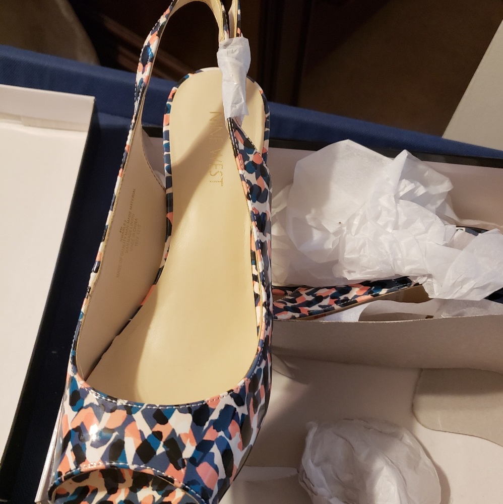 Sandals - Picture 3 of 3